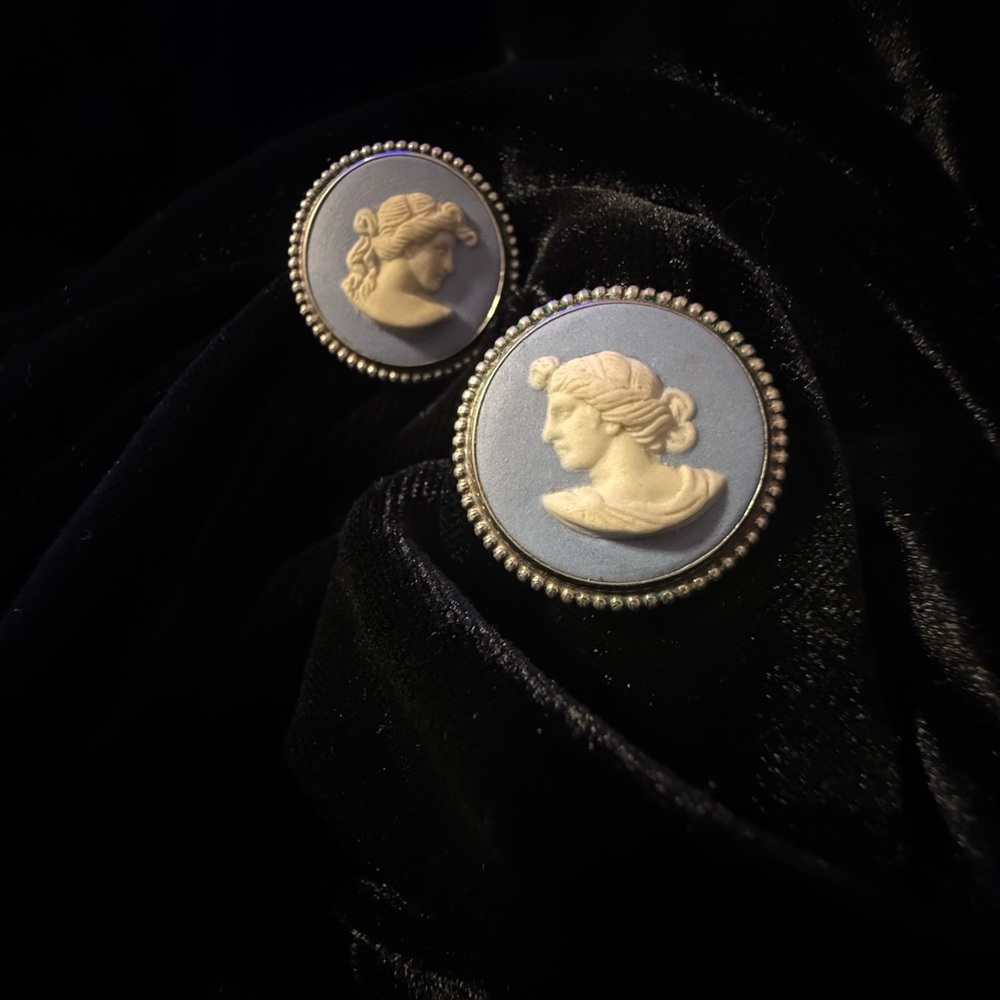 ❌SOLD❌Josiah Wedgwood Sterling Silver and Blue Jasperware Earrings dated 1975